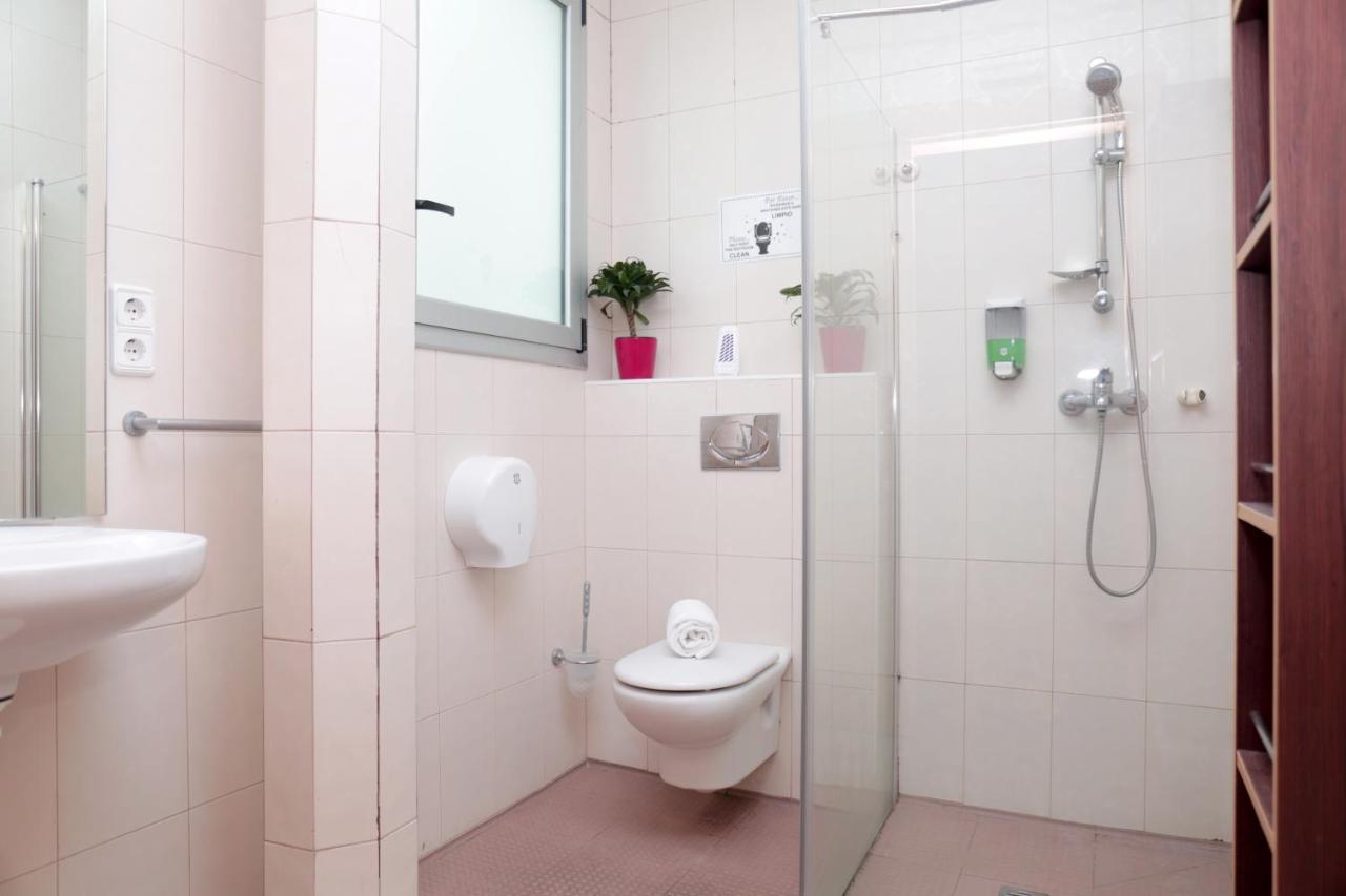 Mora Rooms Барселона Екстериор снимка