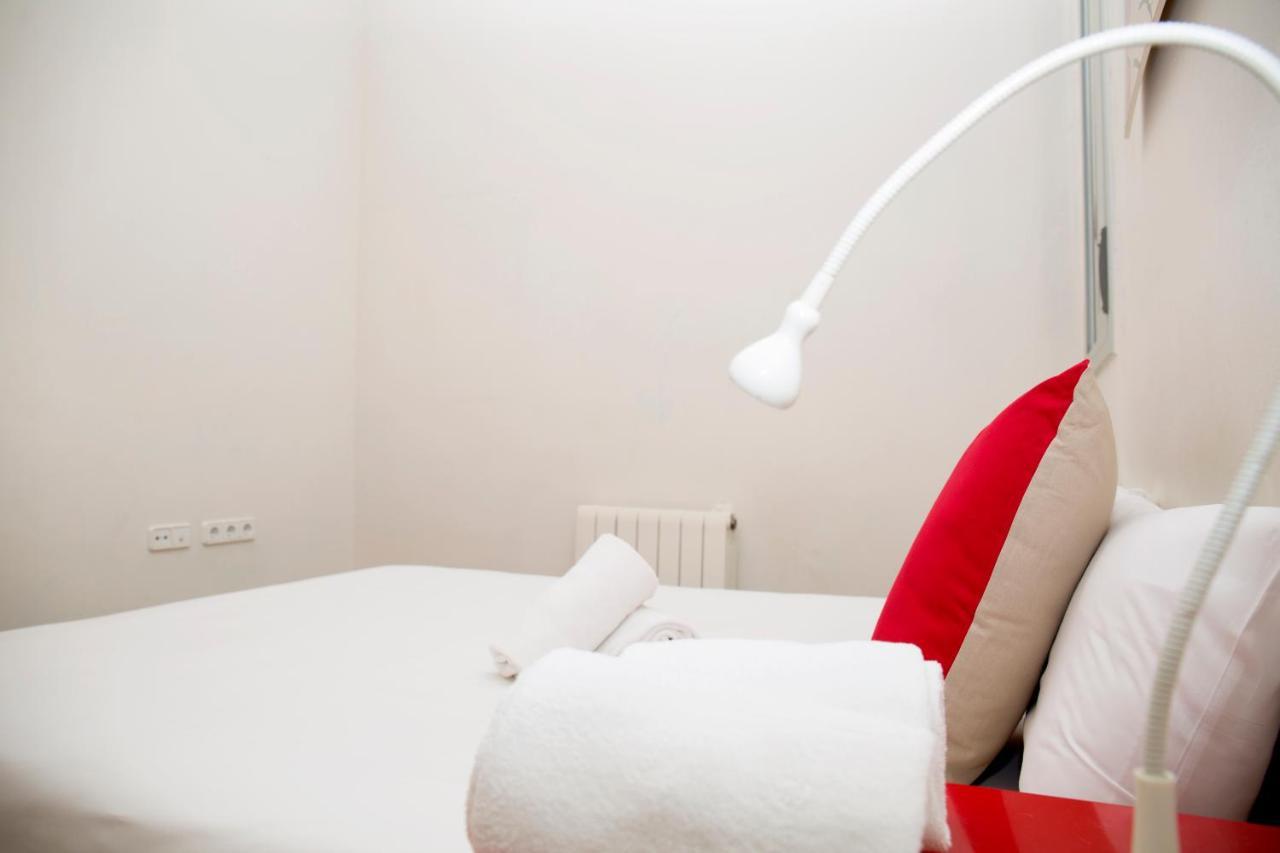Mora Rooms Барселона Екстериор снимка