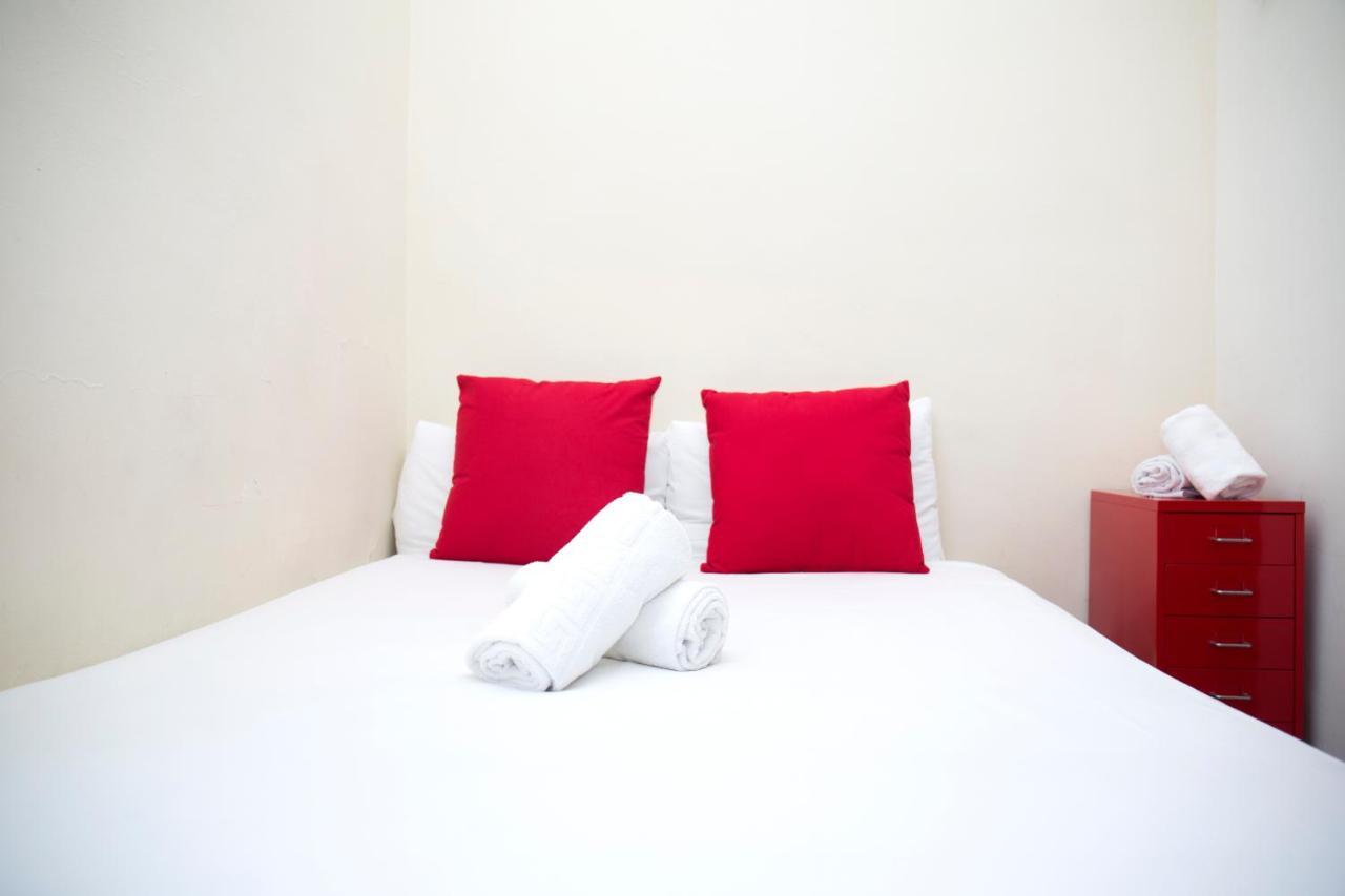 Mora Rooms Барселона Екстериор снимка