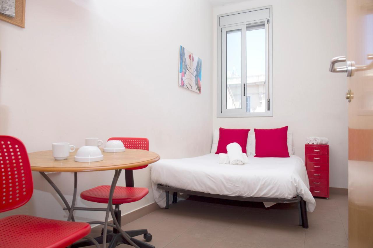 Mora Rooms Барселона Екстериор снимка