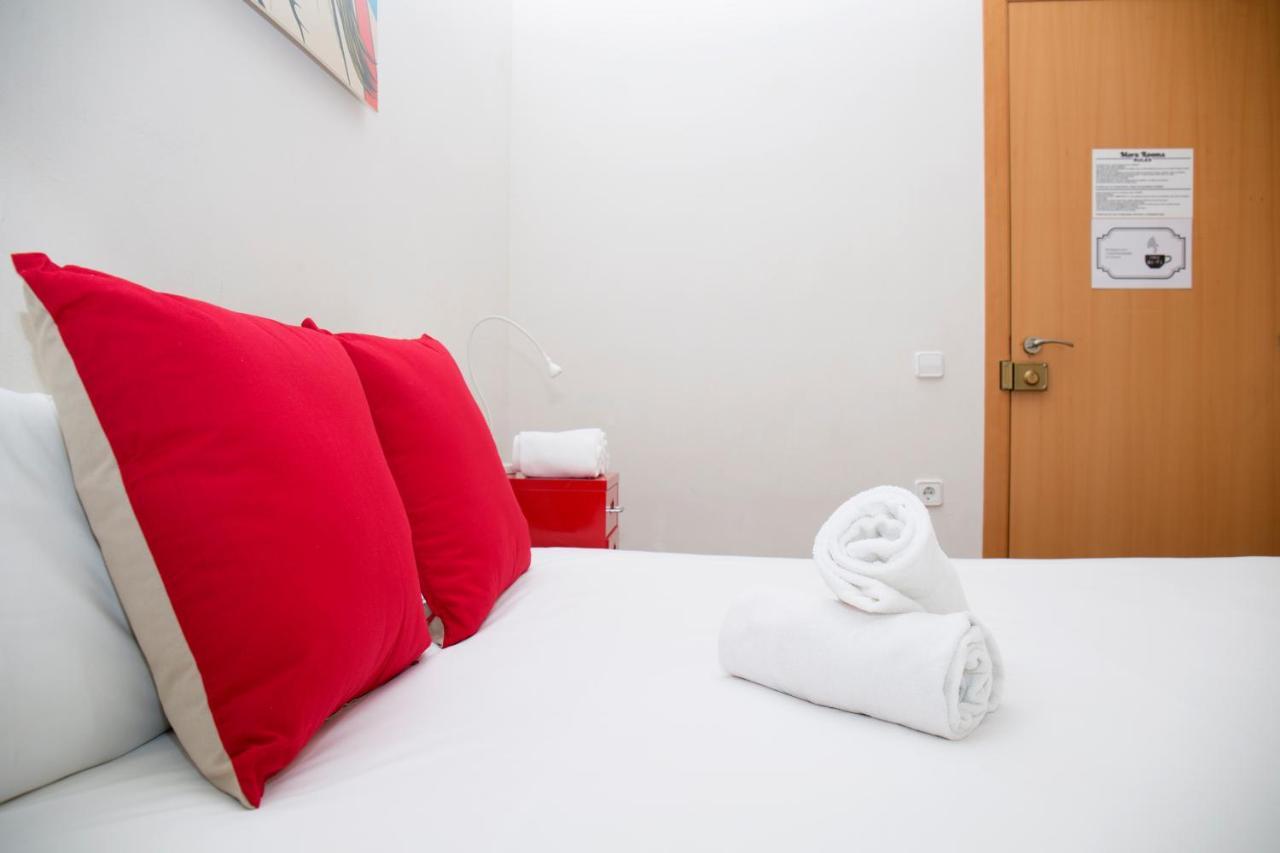 Mora Rooms Барселона Екстериор снимка