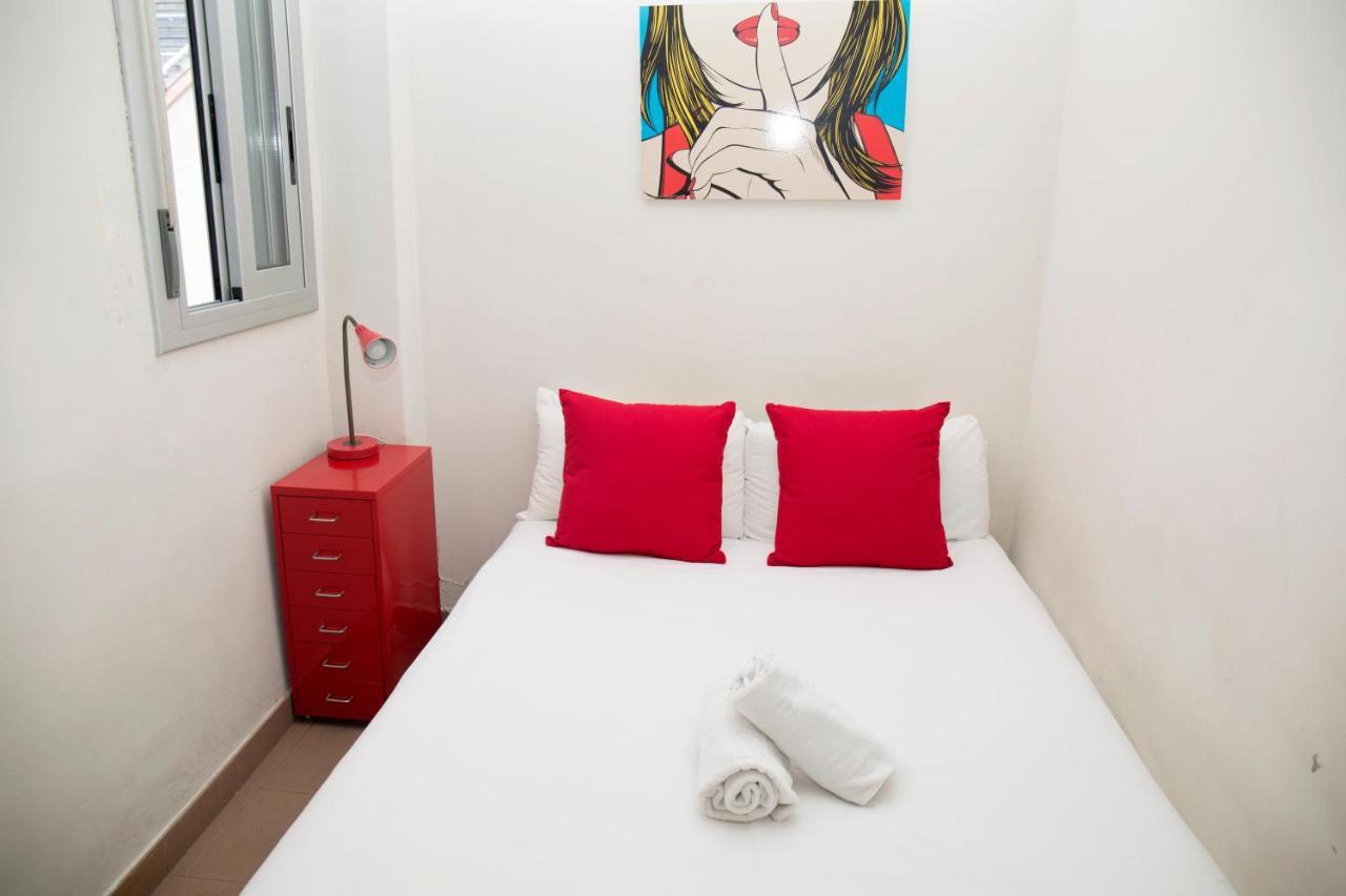 Mora Rooms Барселона Екстериор снимка