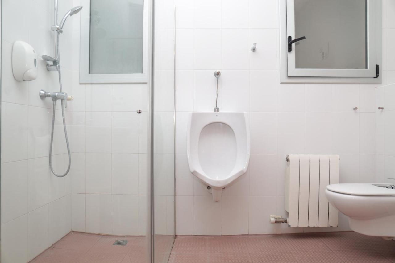 Mora Rooms Барселона Екстериор снимка