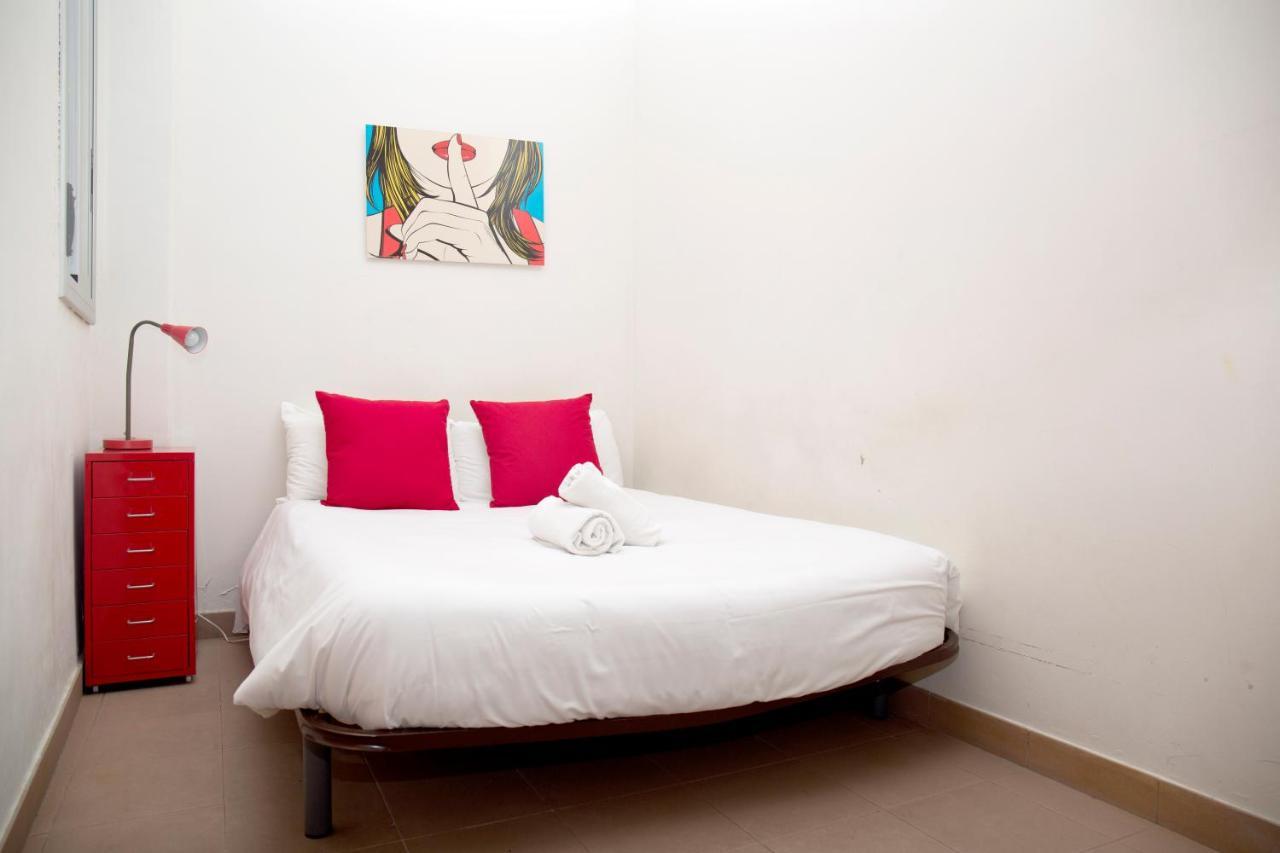Mora Rooms Барселона Екстериор снимка